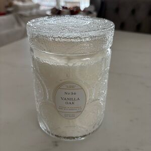 Leoben Co No36 Vanilla Oak Scented Textured Candle